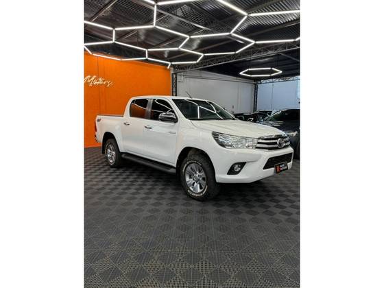 TOYOTA HILUX 2.8 SRV 4X4 CD 16V DIESEL 4P AUTOMÁTICO TOYOTA HILUX 2.8 SRV 4X4 CD 16V DIESEL 4P AUTOMÁTICO
